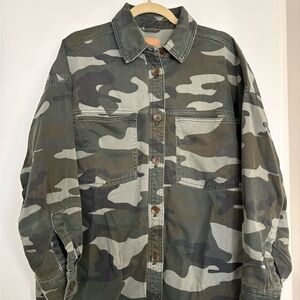 GAP Women’s Green Camo Shirt Jacket
